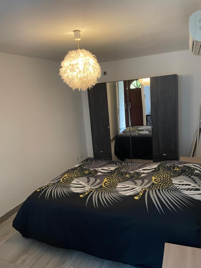 Chez Tikaf Apartment Сен-Клод Екстериор снимка